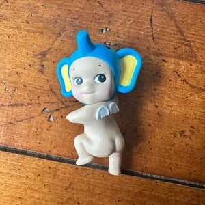 Authentic Sonny Angel Look back Elephant Hipper *read description*